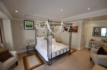 Norscot Manor Guest Lodge Сандтън Екстериор снимка